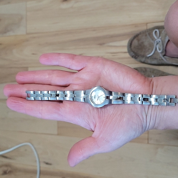 Ladies Silver Roots watch - Picture 3 of 3